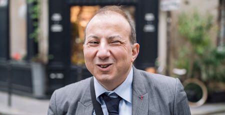 Handicap : Hamou Bouakkaz milite pour plus d’inclusion dans le monde du travail