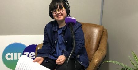 Jeanne se prépare à beatboxer