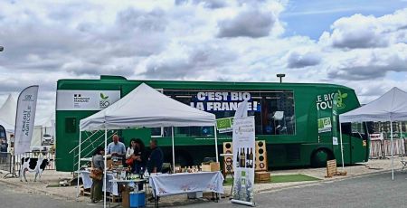 Le Bio Bus en tournée, c’est l’agriculture biologique par le rire et le jeu
