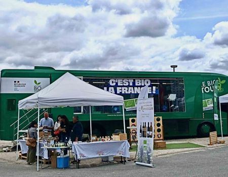 Le Bio Bus en tournée, c’est l’agriculture biologique par le rire et le jeu