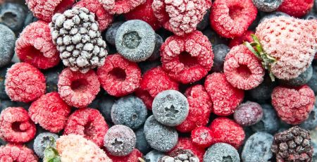 Frutis surgelés - crédit photo : Clickmanis via Adobe Stock