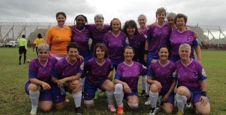 Les Z’amies Foot vices championnes de la coupe du monde des mamies