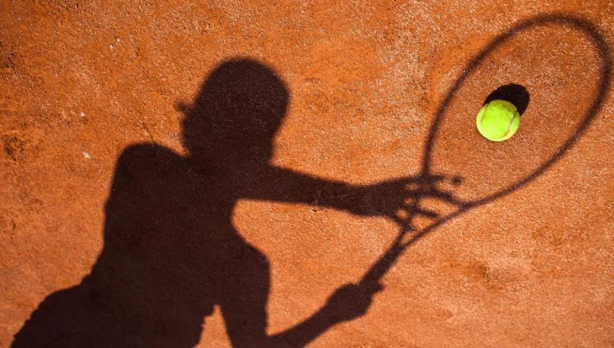 Silhouette féminine à Roland-Garros - crédit photo : lightpoet via Adobe Stock