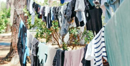 Linge étendu sur un fil