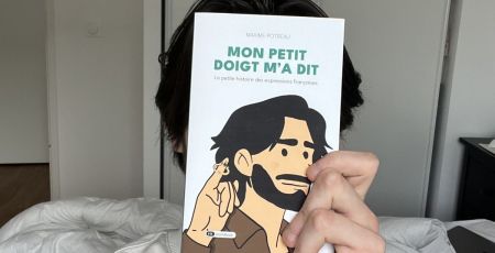 Maxime Potreau et son premier livre dans ses mains.
