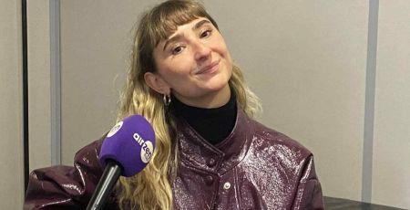 Musique : Nina Battisti explore le thème de l’amour dans son Cabaret des pleurs