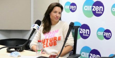 Natasha St Pier sur AirZen Radio