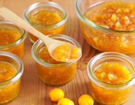 Pots de confiture de mirabelle