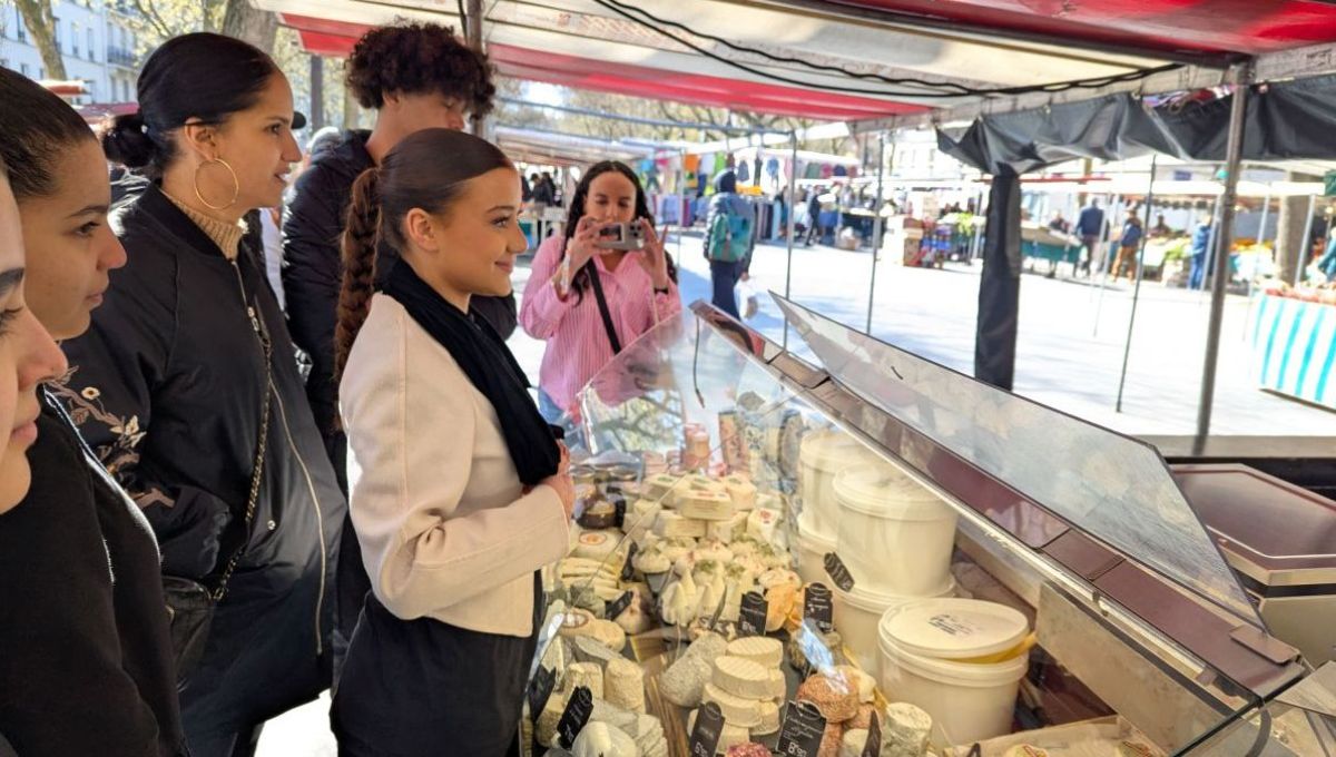 Des collégiens, en stage de 3eme chez un fromager !