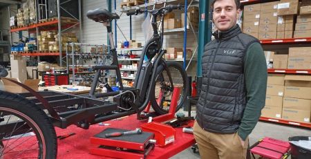 Thomas Chenut, président-fondateur de VUF dans son usine d'assemblage