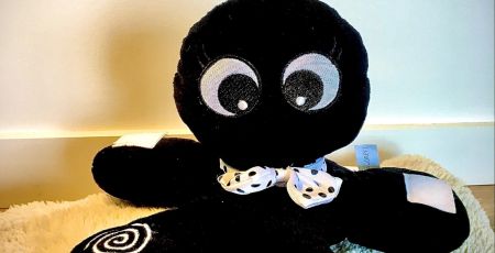 Poulpinours, une peluche adaptée à l’acuité visuelle des tout-petits