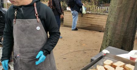 Plancha Social Club : des repas partagés pour réchauffer les cœurs dans la rue