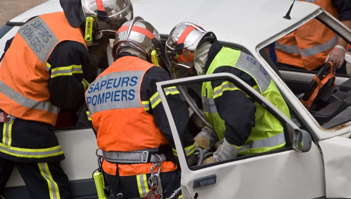 pompiers sur accident de la route - 20