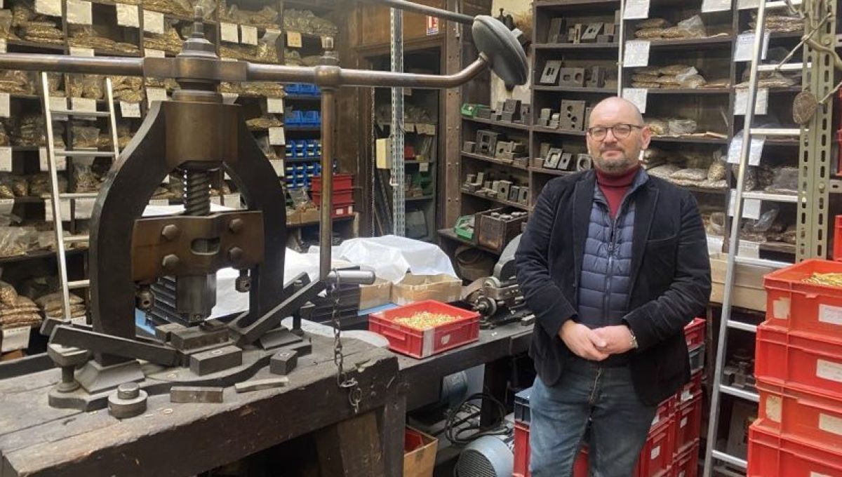 Maison poursin usine karl boucles