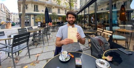 Rayane et son livre inspirant