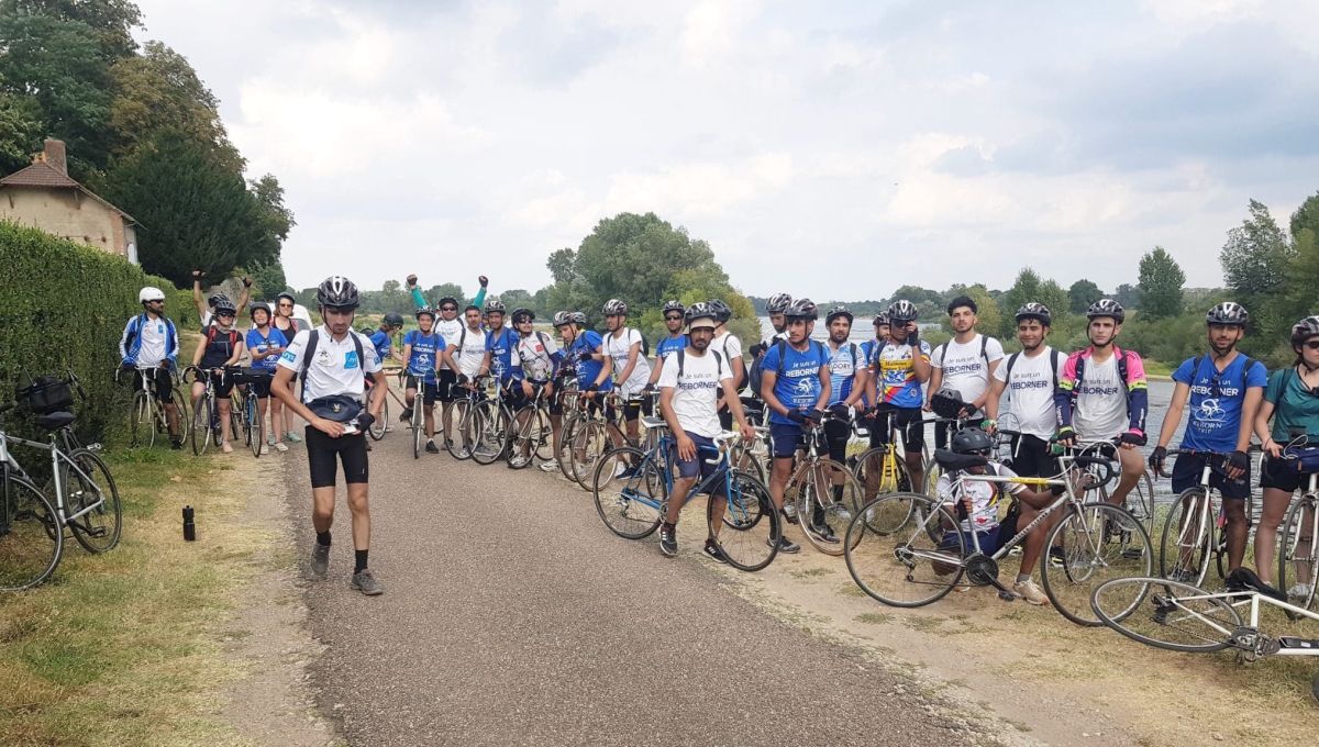 e Reborn Trip, tour de France à vélo avec des réfugiés