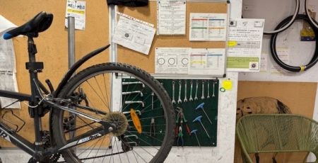 Rentrée : à Strasbourg, venir faire réparer son vélo dans un atelier participatif