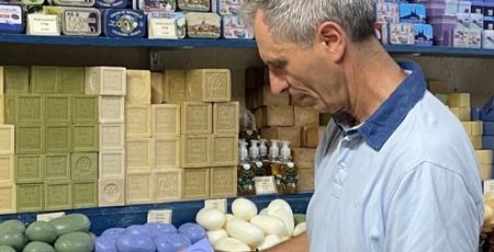 Serge dirige l’une des dernières véritables savonneries de Marseille