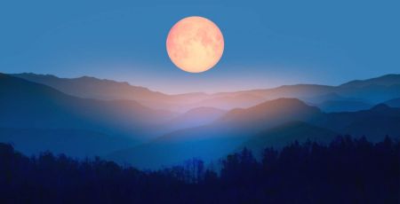 Super pleine lune des fraises - crédit photo : muratart via Adobe Stock