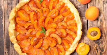 Tarte aux abricots - crédit photo : M.studio via Adobe Stock