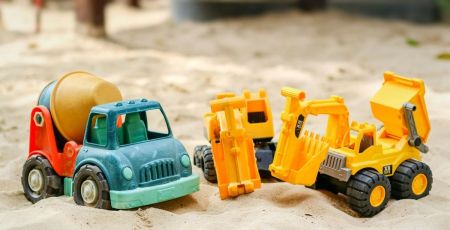Jouets, petits camions
