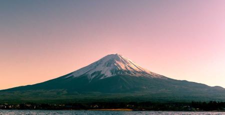 Le Mont Fuji au Japon avec une magnifique couleur.