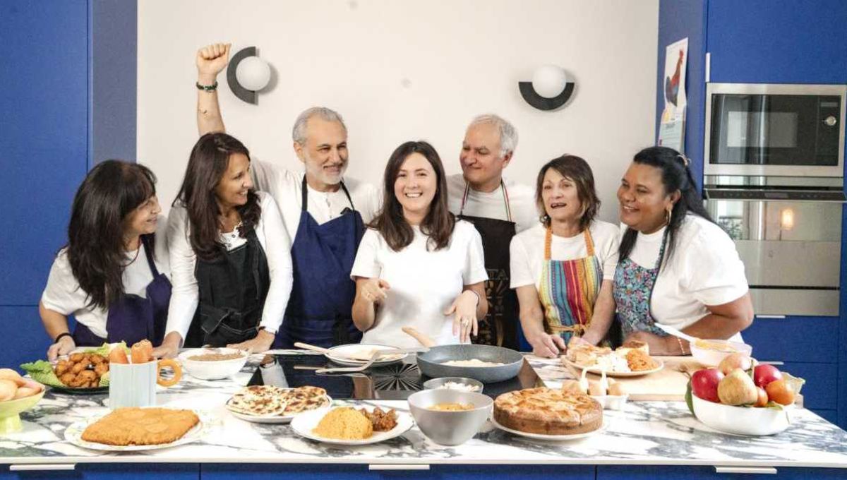 Cécilia Collot, le fondatrice avec les retraiteurs en cuisine