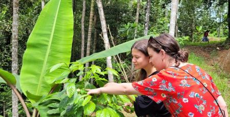 Cloé Lambard et Lucie Bedouet, co-gérantes de la société De la Terre à la Tasse.