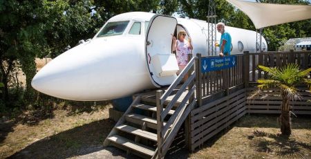 Vacances : Un camping insolite en bord de mer à découvrir en famille cet été