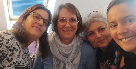 quatre amies se lancent dans l'aventure